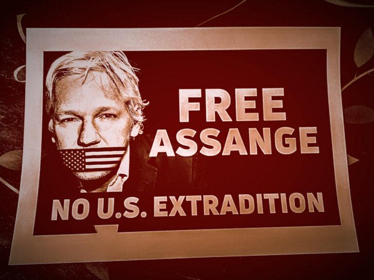 free_assange-768x576